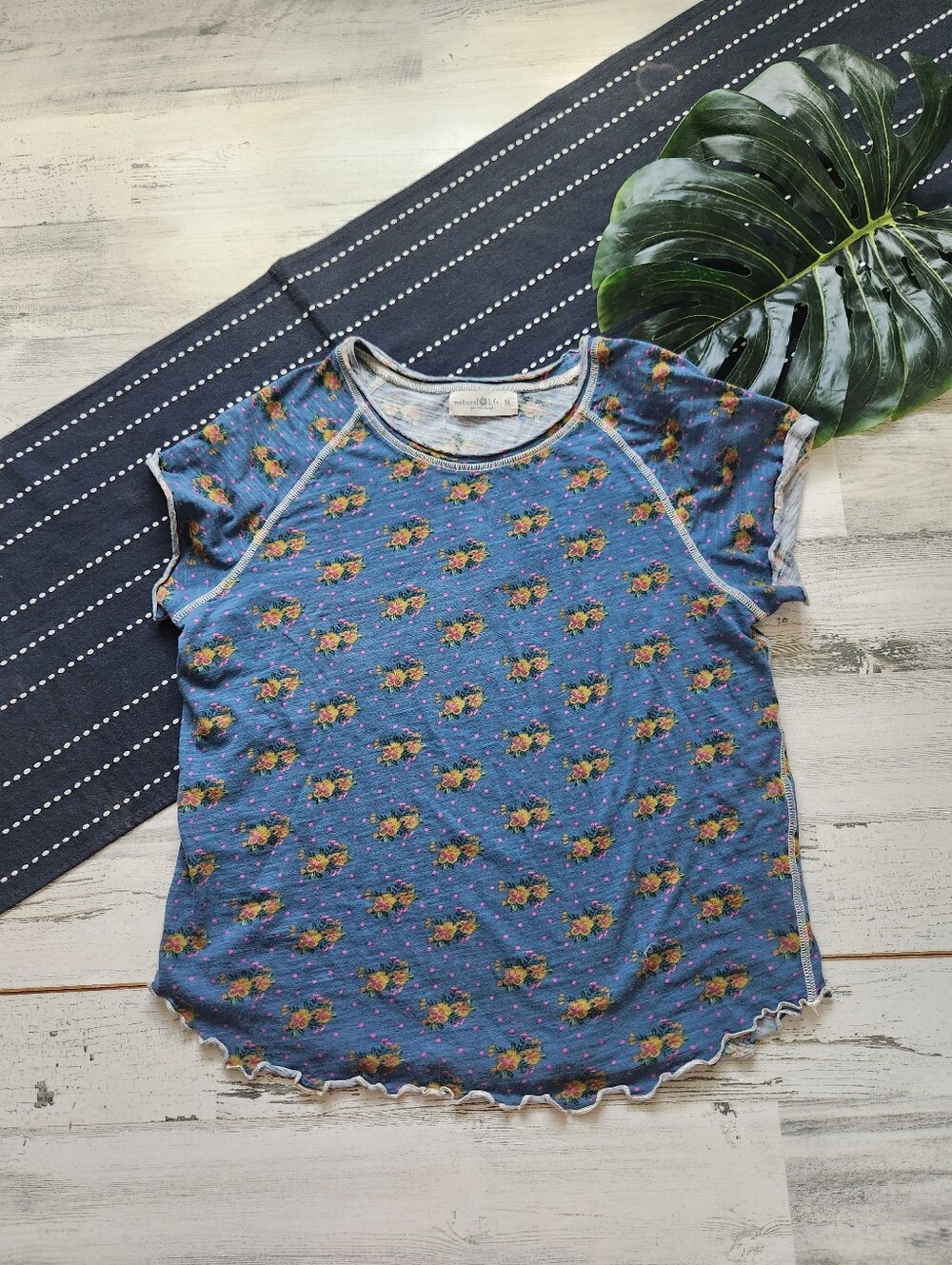 Natural Life Floral Print Short Sleeve T-Shirt Lettuce Hem Blue Yellow Medium